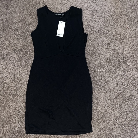 Short black dress - Picture 3 of 4